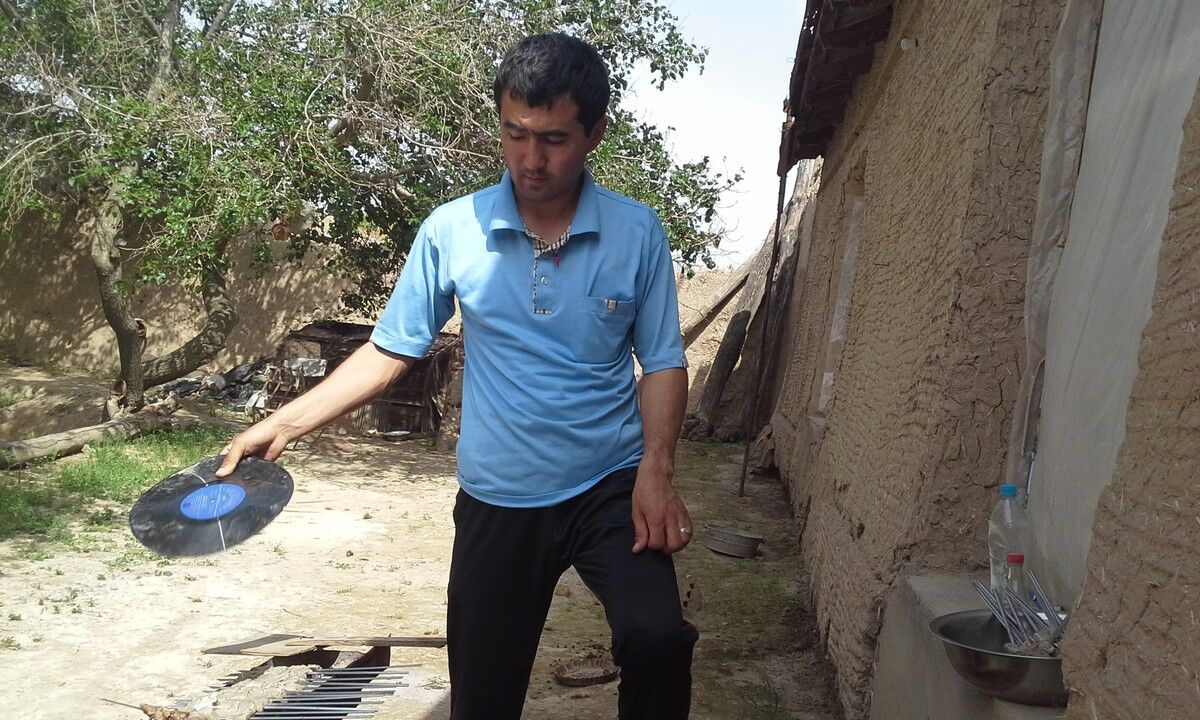  ,   Vahobiddin, 37 ,   