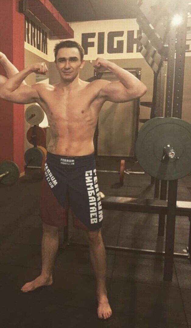  21233204  Shark, 35 ,    