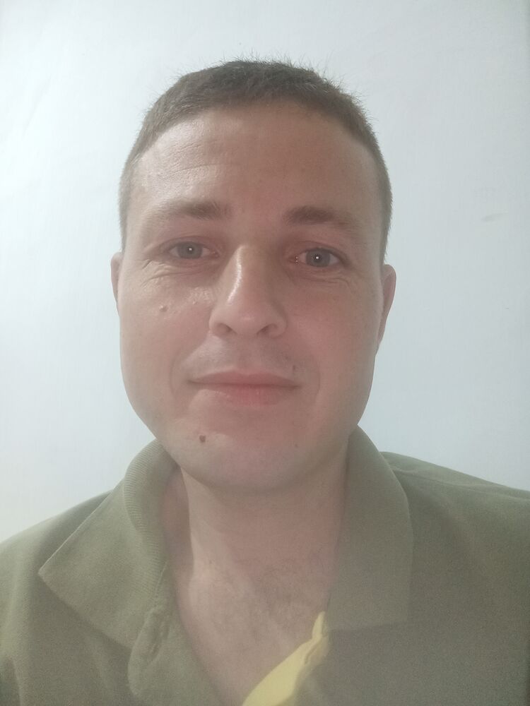  35808134  Alexandru, 30 ,    