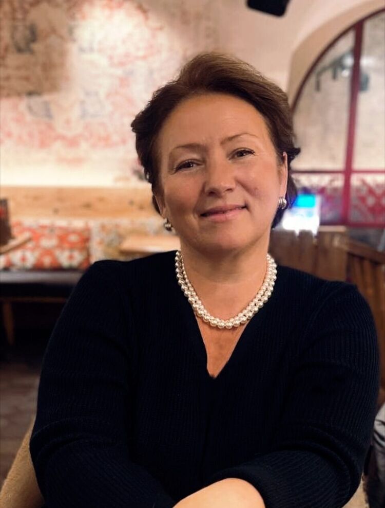  54362584  Suria, 54 ,     