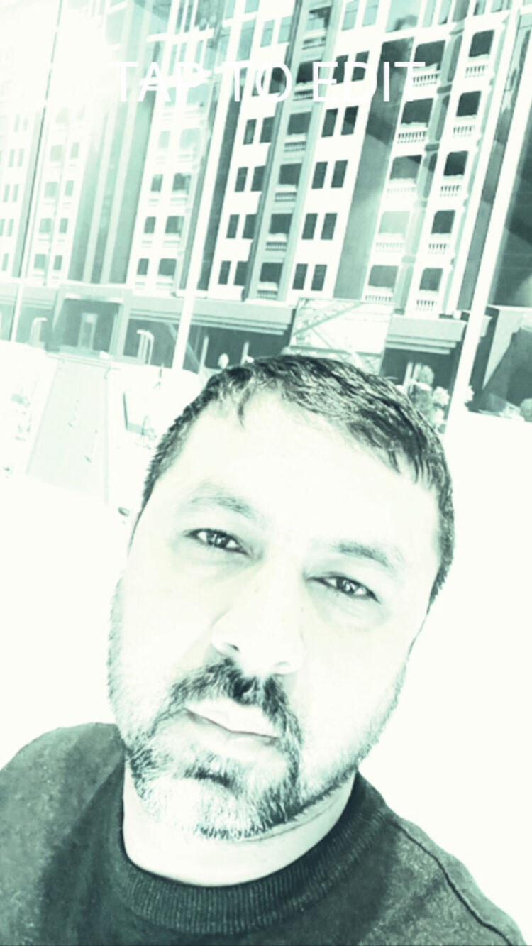  24256854  Ali, 42 ,    