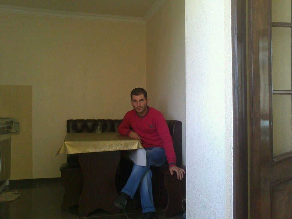  ,   ARMEN, 43 ,     , c 