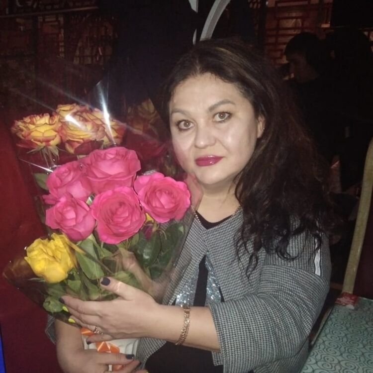  34689624  Anuta, 45 ,    