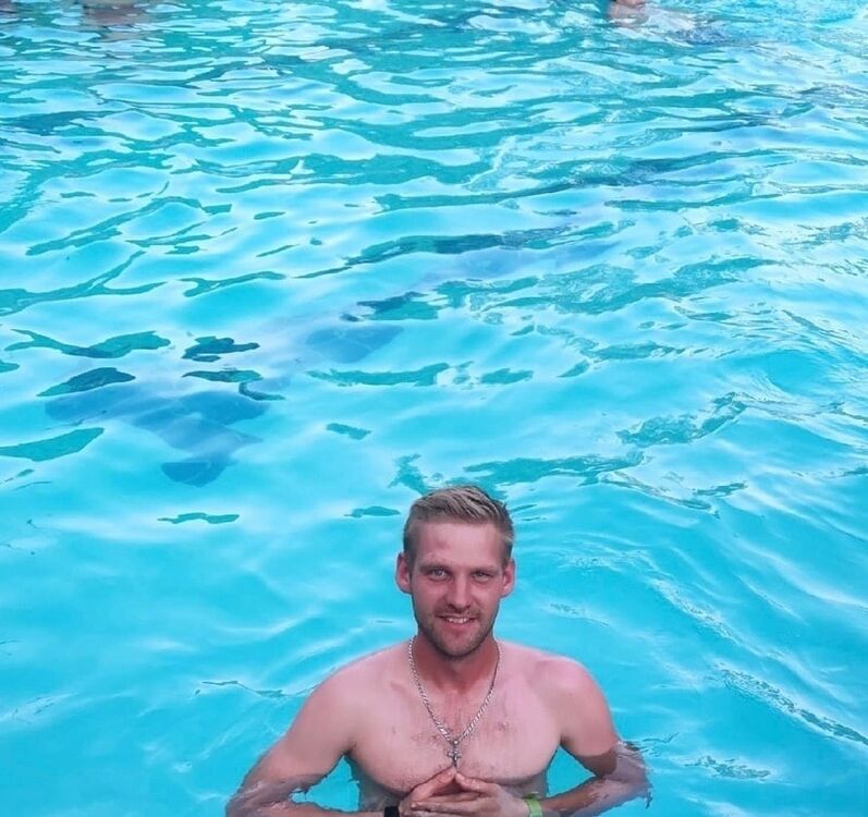  ,   Eduard, 28 ,   ,   