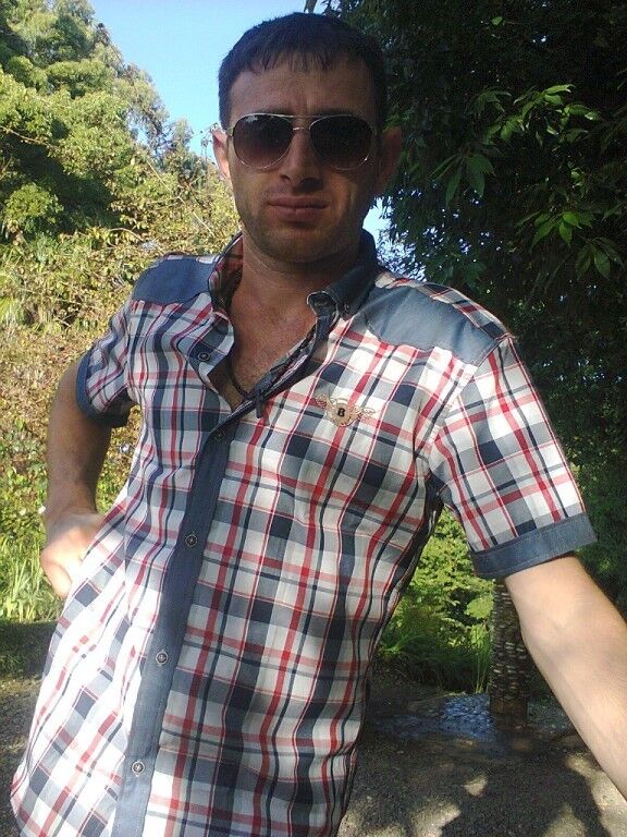  5936124  Gio, 43 ,    