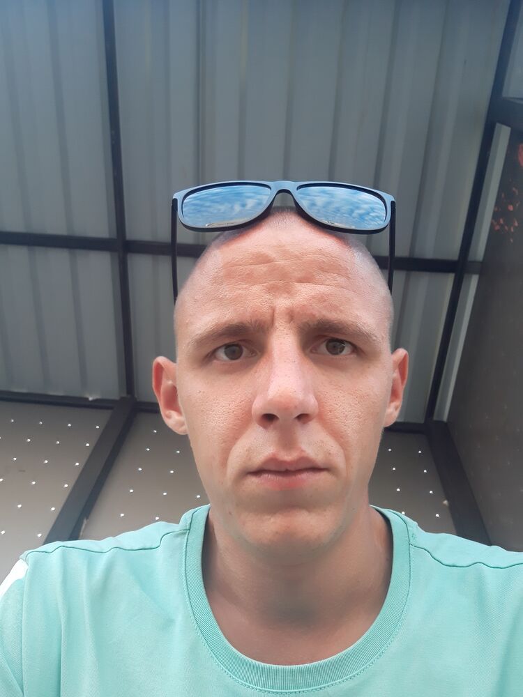 37057904  , 28 ,    