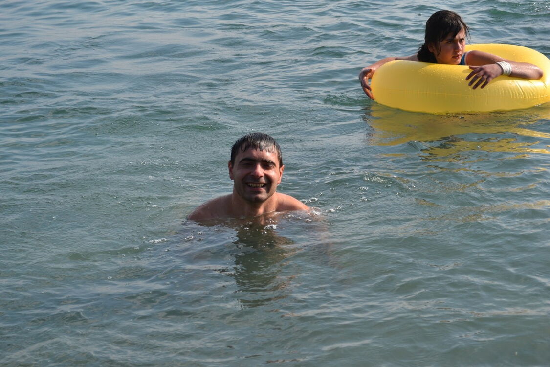 ,   Harut, 37 ,   