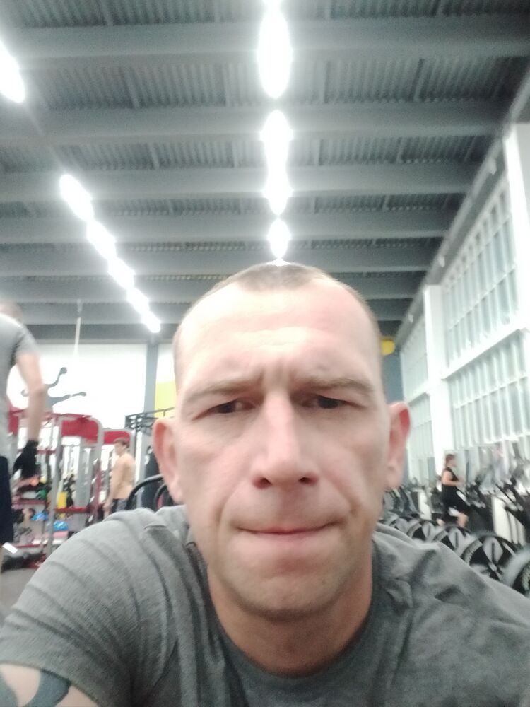  30937634  Roman, 39 ,    