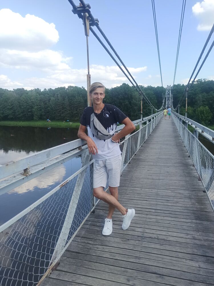 44771554  Ilya, 27 ,    