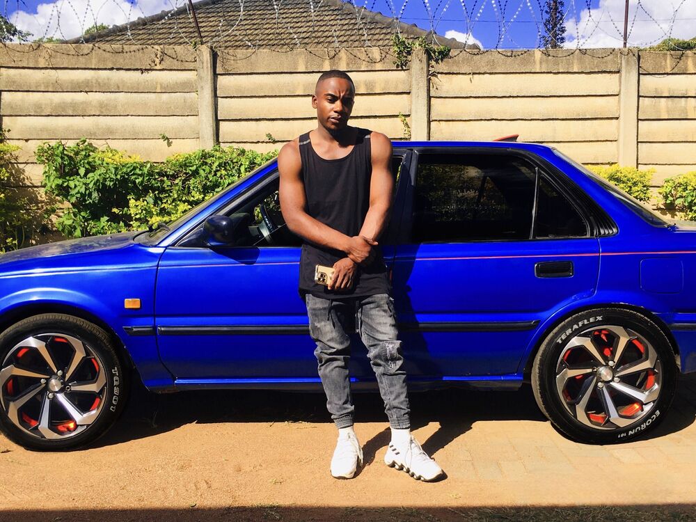  ,   Makhosana, 30 ,   ,   , c 
