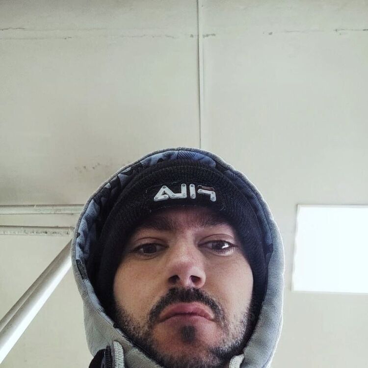  52033504  , 27 ,    -