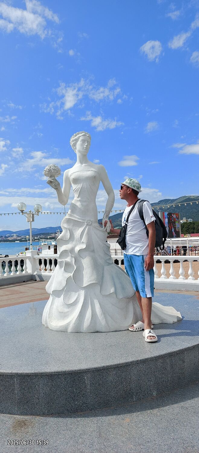  52984584  Aleksei, 39 ,    