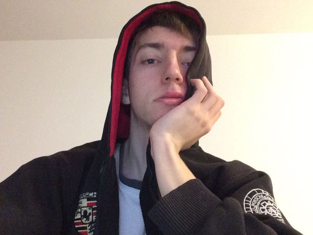  31995874  Arseniy, 27 ,    