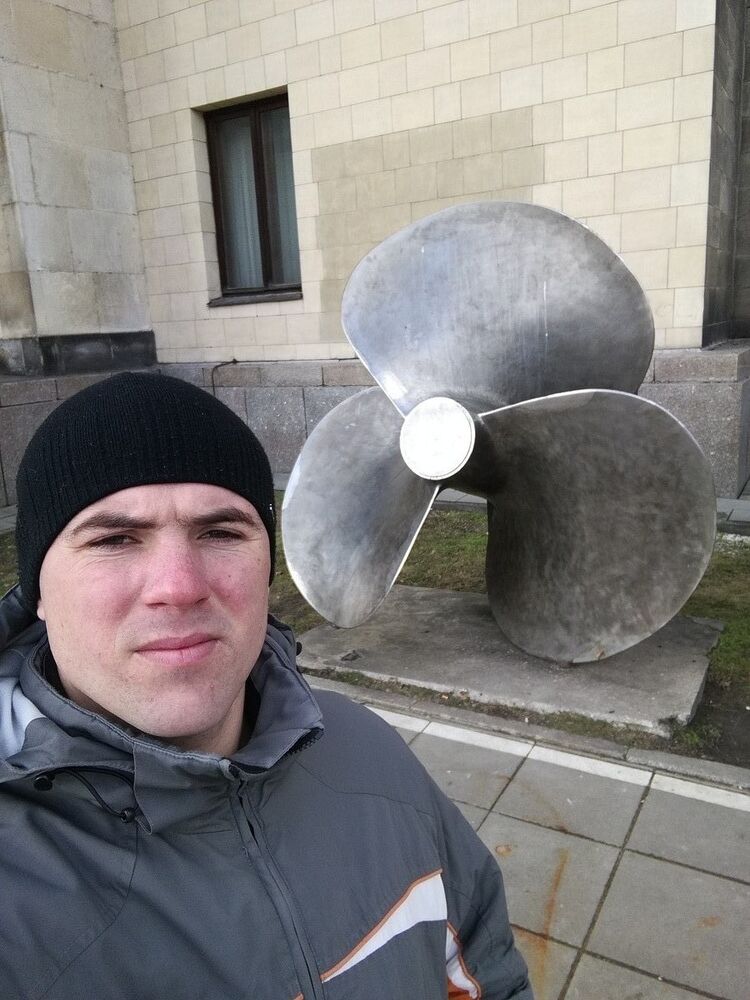  ,   Petro, 33 ,   ,   , c 