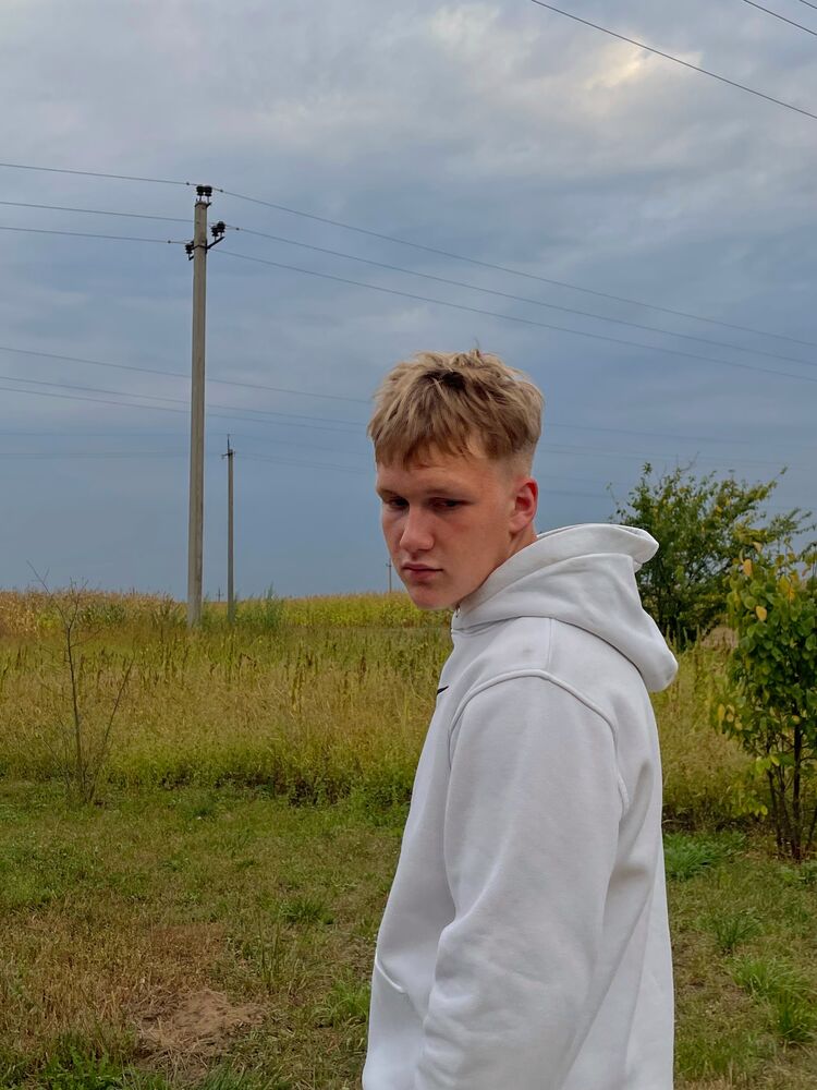  ,   Egor, 19 ,   ,   