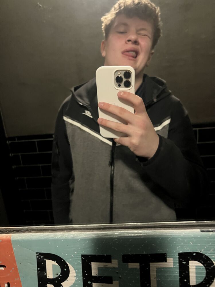  52114704  , 21 ,    