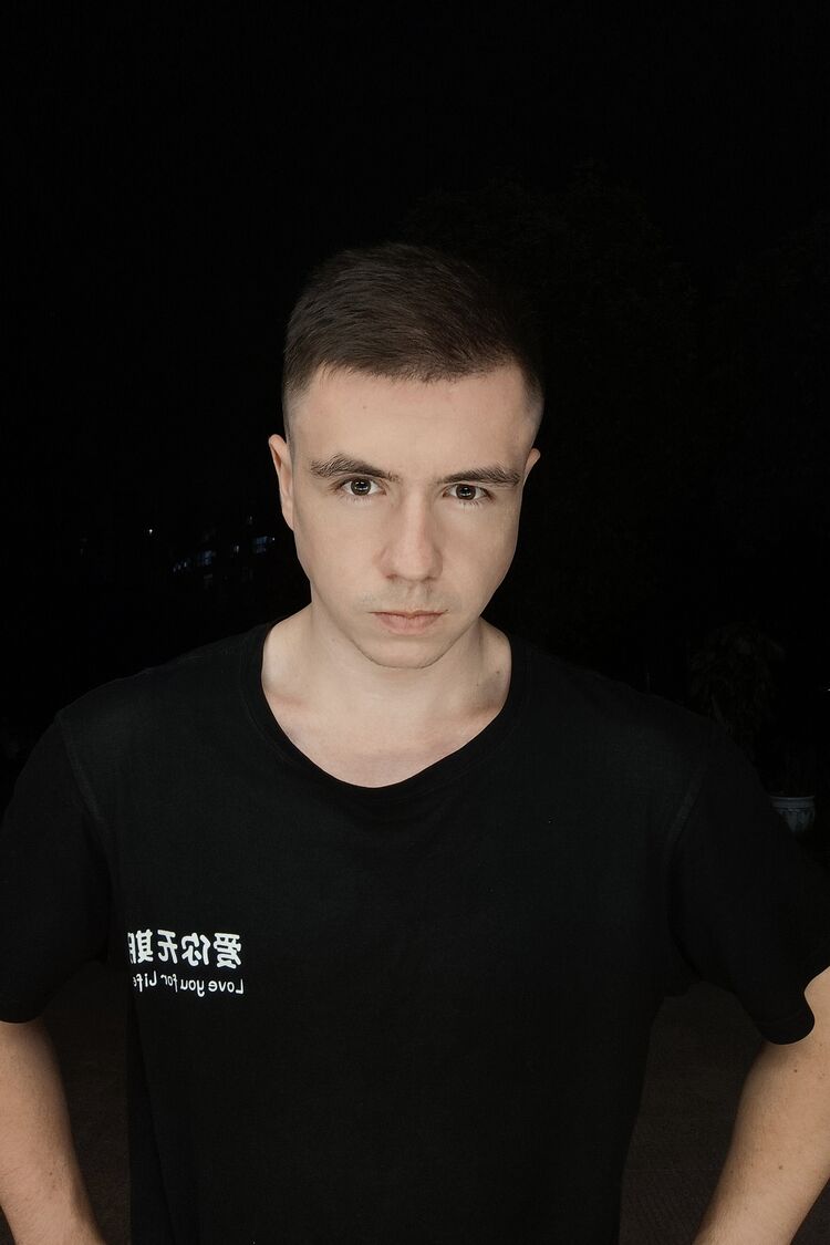  Nanchong,   Nik, 23 ,   ,   