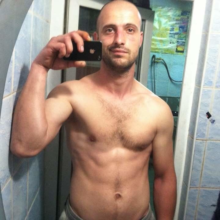  18947934  Artur, 34 ,    