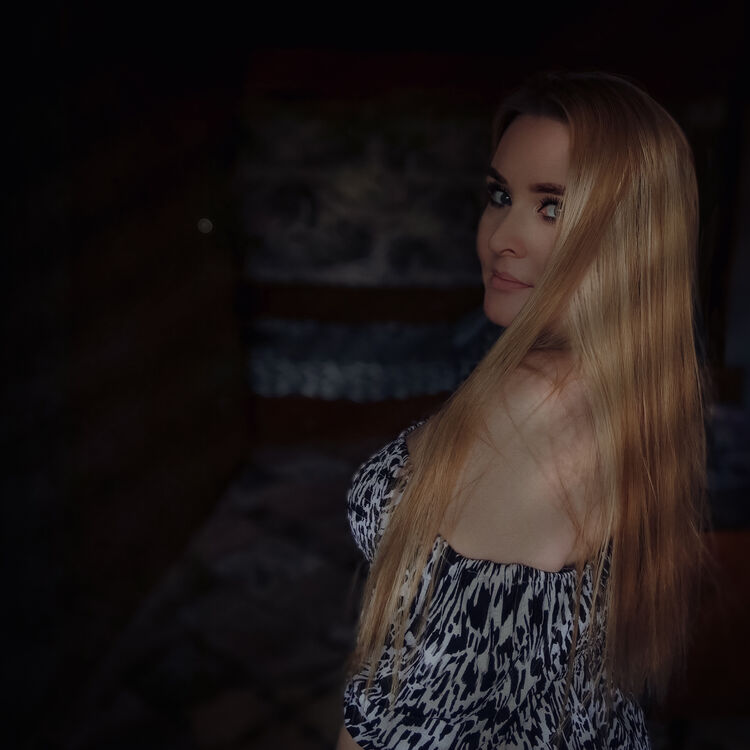  ,   Natalie, 38 ,   c 