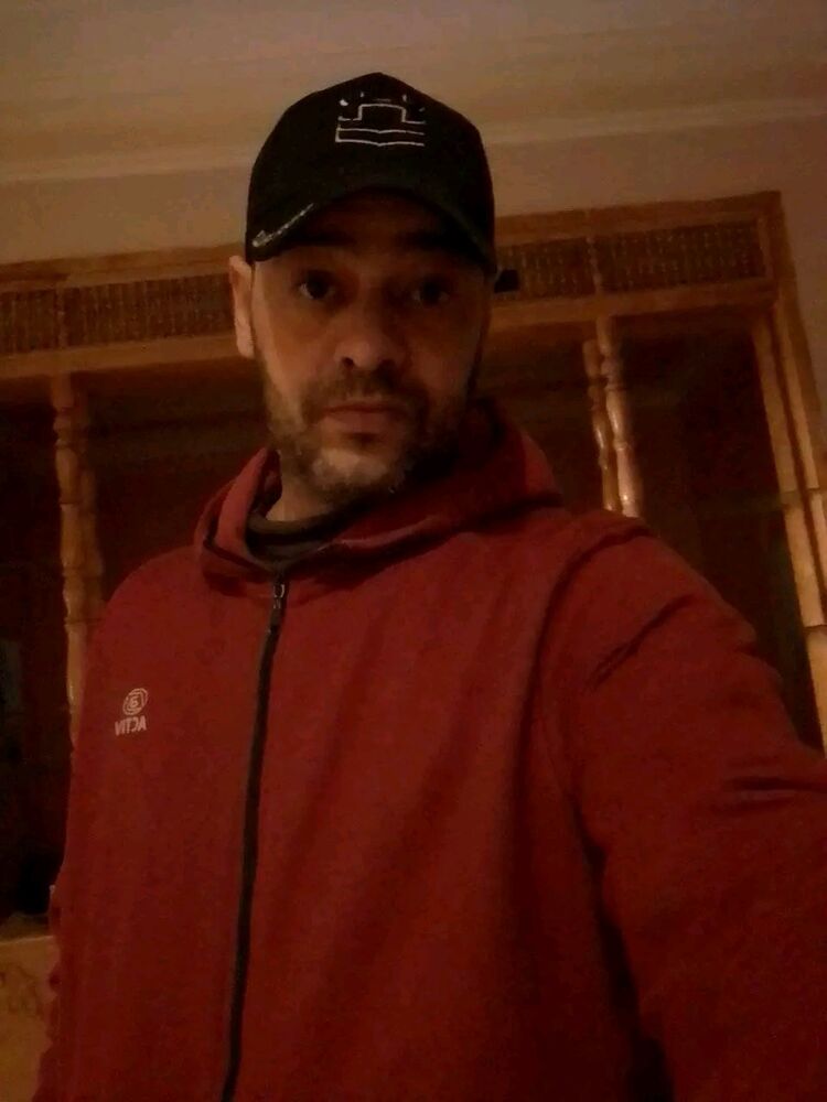  28388324  Wael, 44 ,    