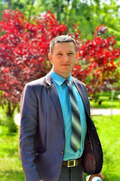  ,   Serhii, 42 ,   c 