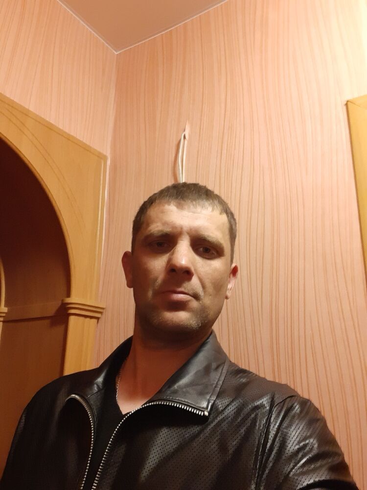  ,   Pavel, 43 ,   c 