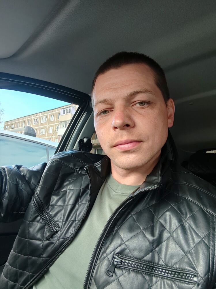  46933484  , 32 ,    