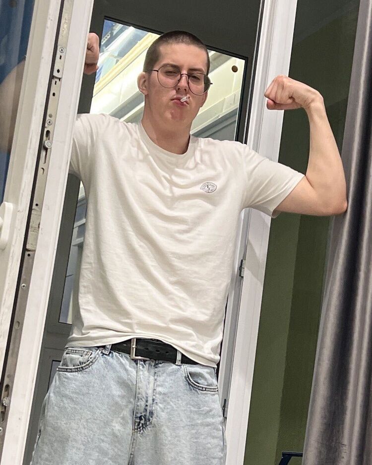  44641494  , 22 ,    -