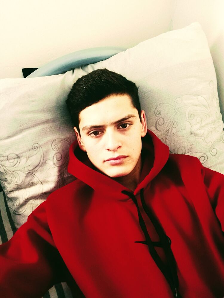  -,   ALISHER, 20 ,     , c , 