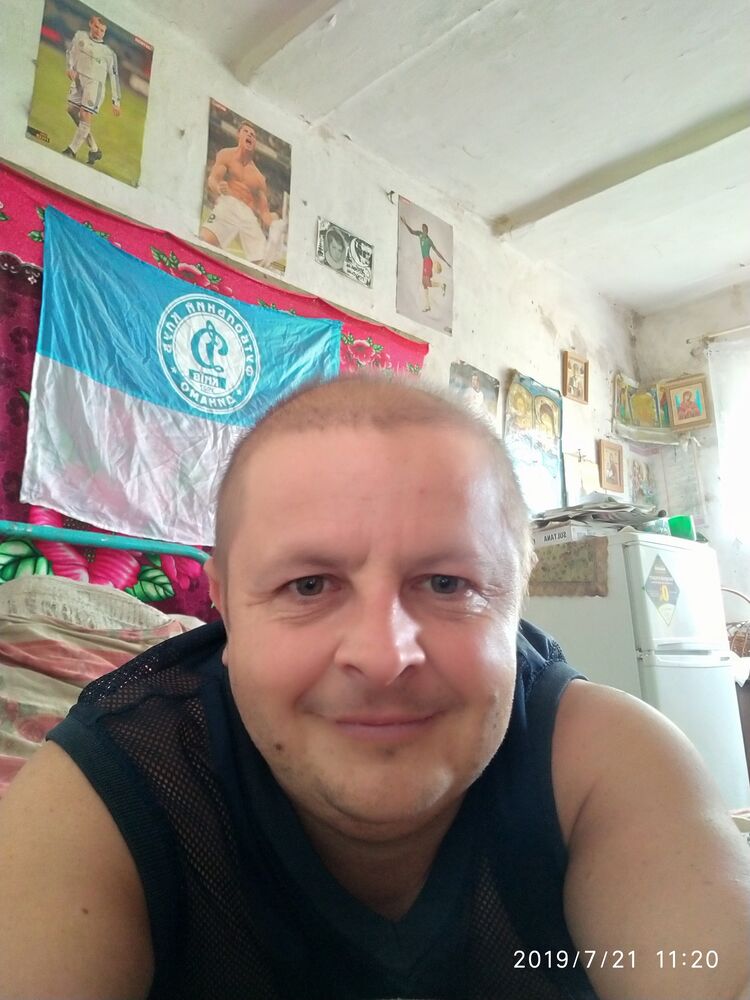  ,   Ivan, 42 ,     , c 