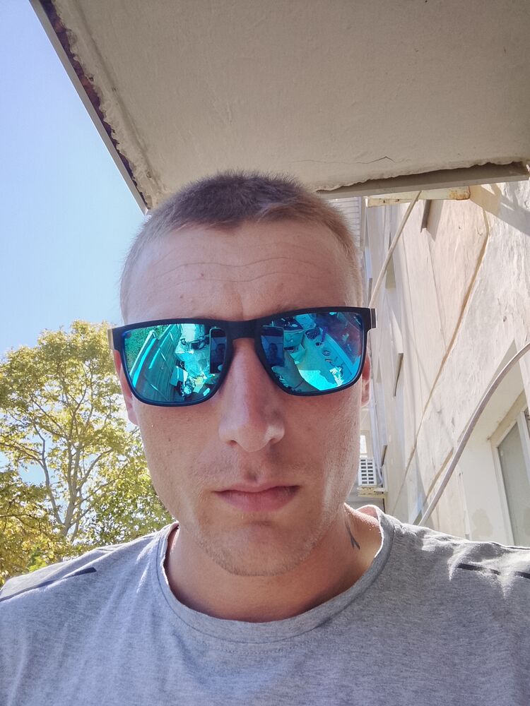  53970284  Vladislav, 25 ,    