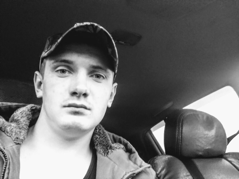  16612954  Konstantin, 28 ,    