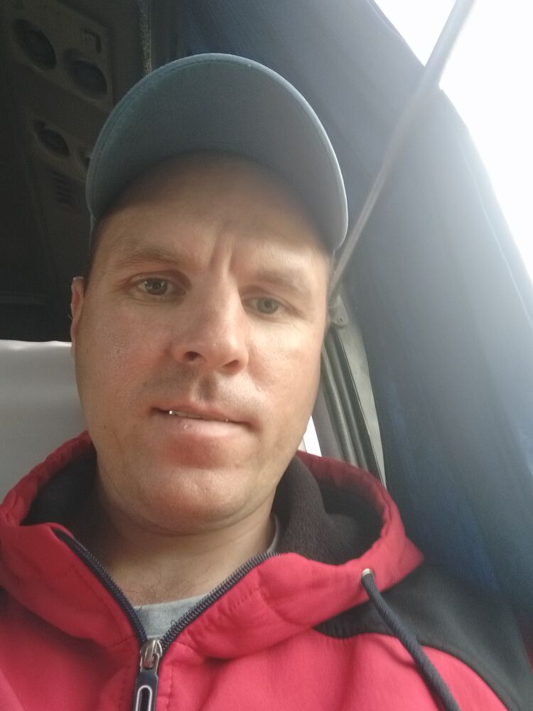   ,   Maxim, 37 ,     