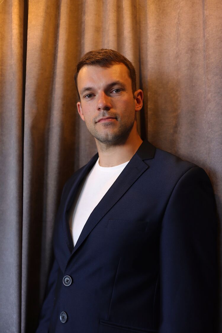 ,   Maxim, 31 ,   ,   
