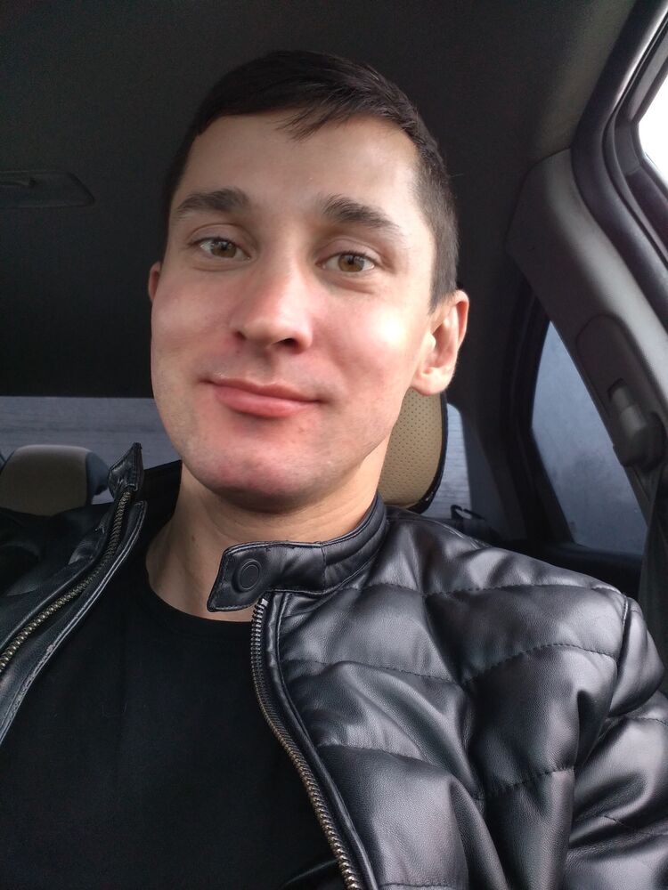  30744584  Oleg, 33 ,    -