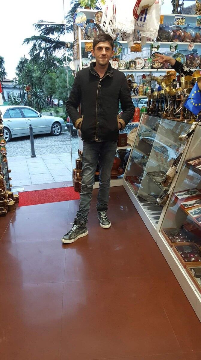  ,   Archili, 37 ,   