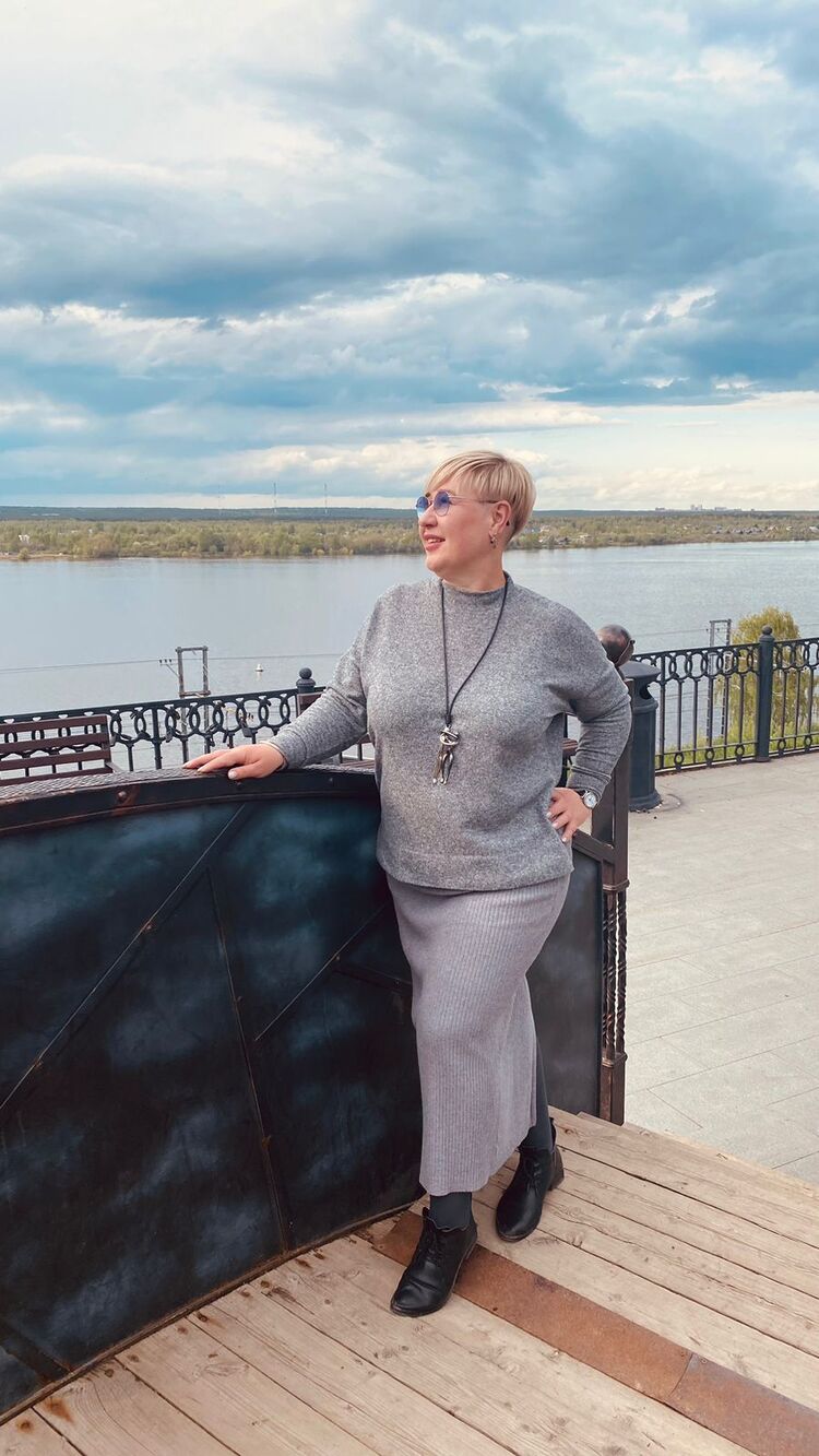  ,   Alla, 47 ,   ,   