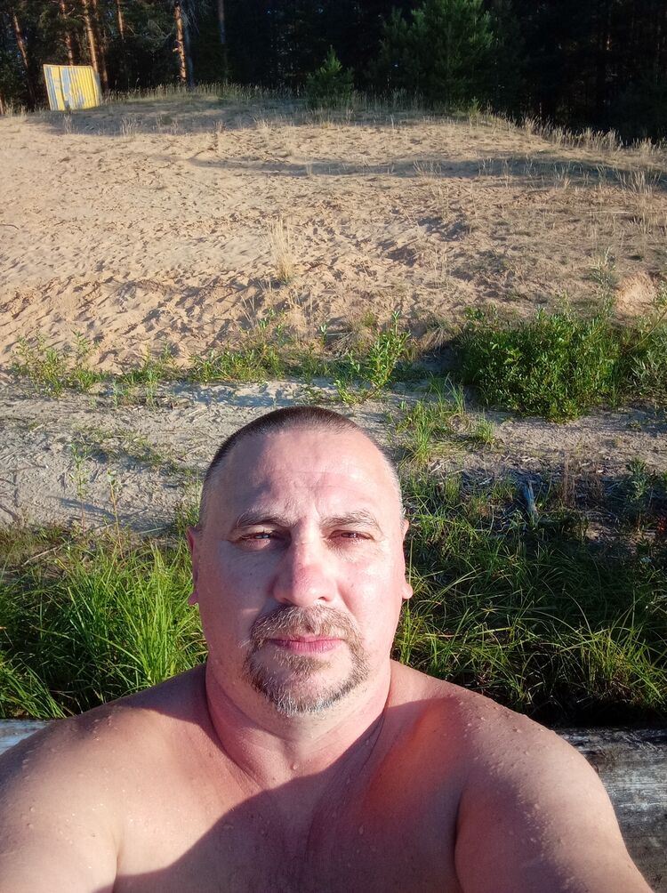  49716484  Eduard, 48 ,    
