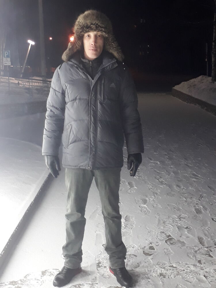  31818154  Yaroslav, 38 ,    
