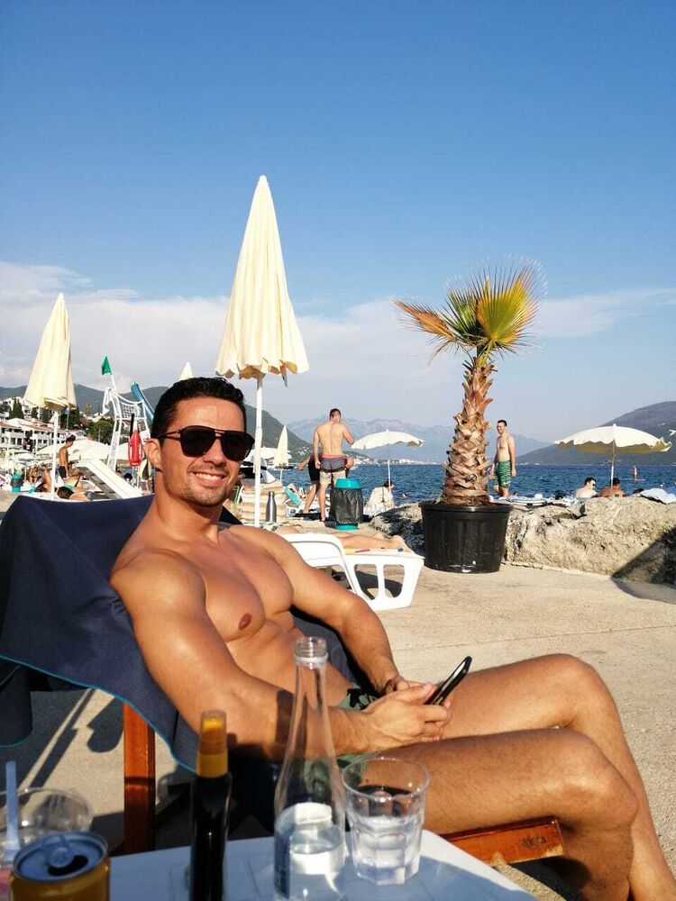 Herceg-Novi,   Nikola, 37 ,   ,   