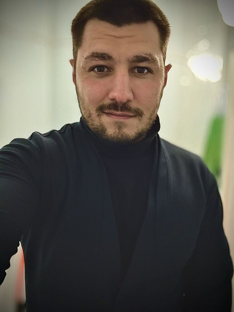  ,   Ivan, 29 ,   c 