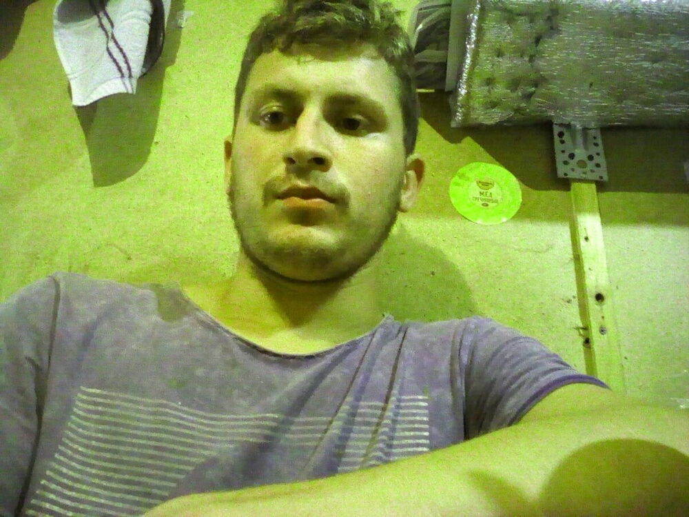  21285684  Fusfart, 29 ,     