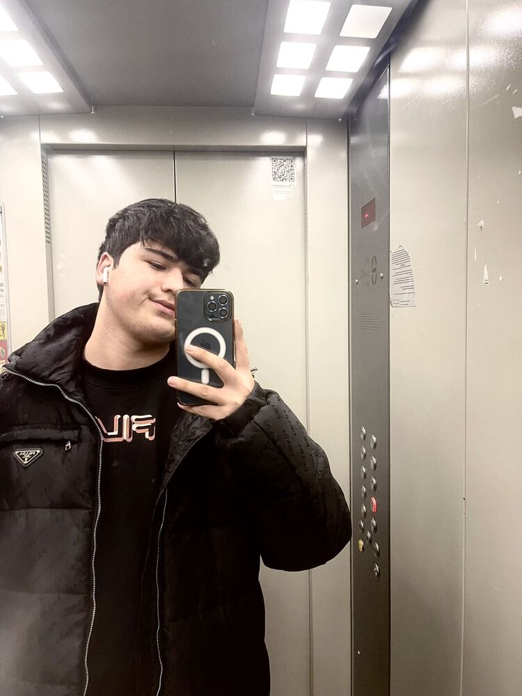  54413774  Ibrogim, 18 ,    