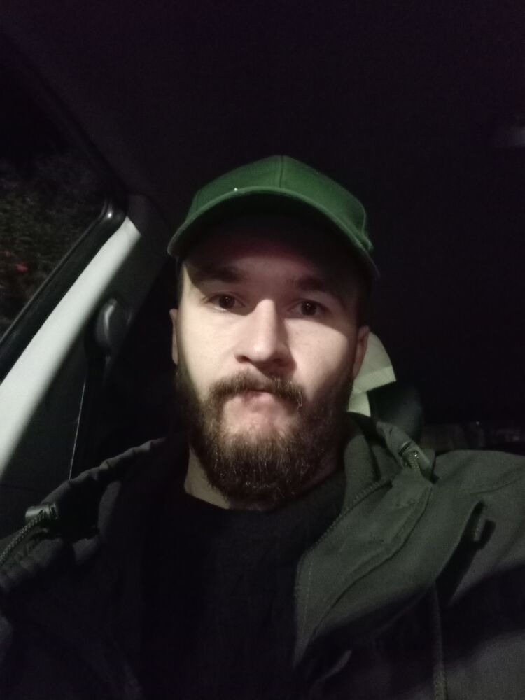  30762324  Ivan, 28 ,    
