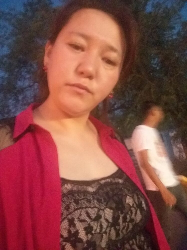  17223874  Ulia, 37 ,    