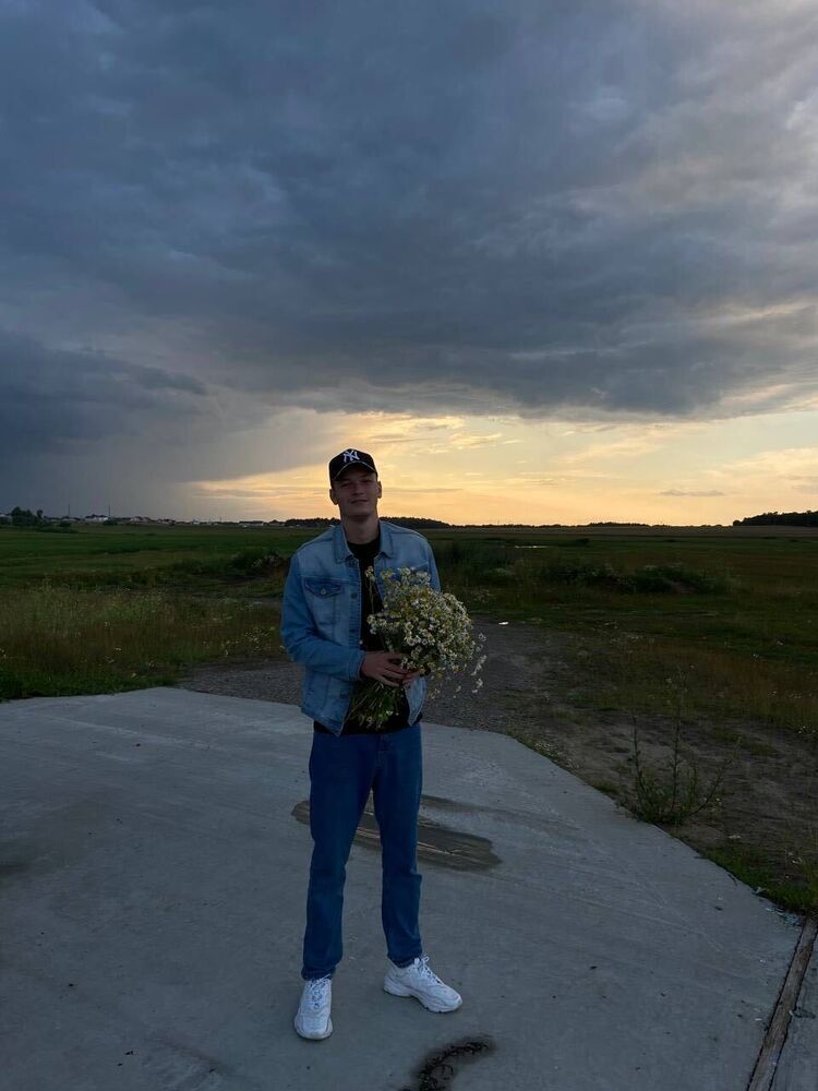  52327134  Daniil, 25 ,    