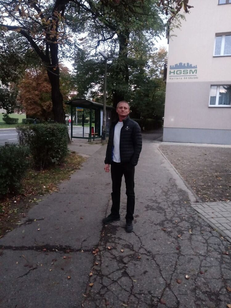  49647334  , 40 ,    