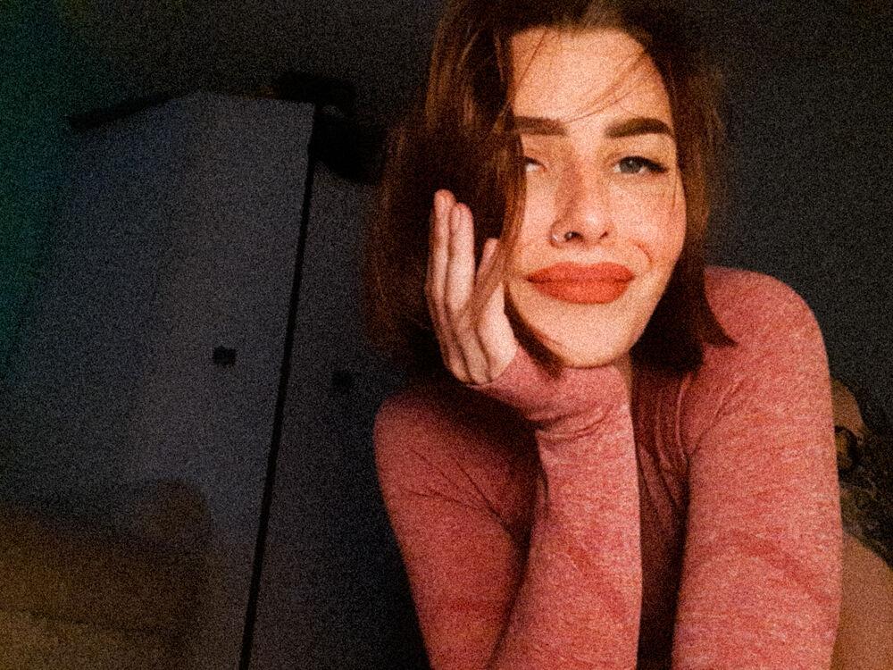  ,   Mona, 32 ,   