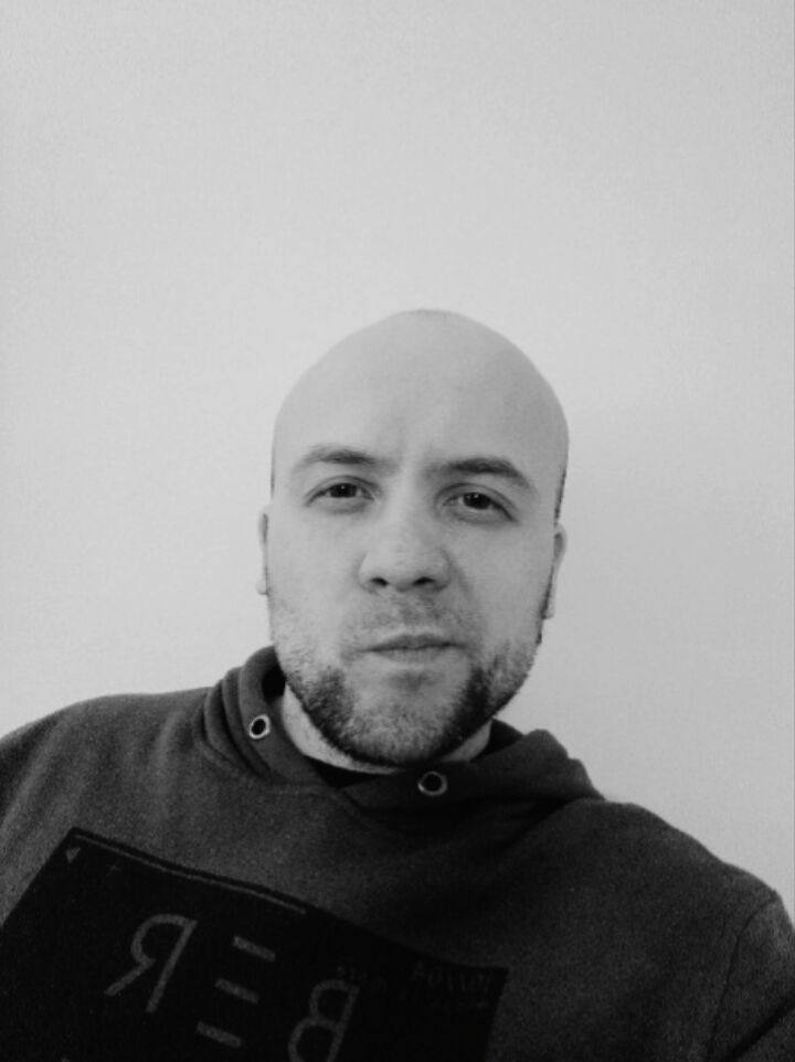  32935594  Anton, 36 ,    