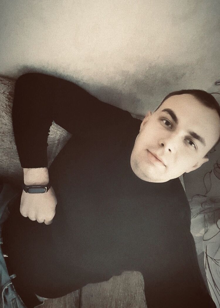  32729854  Vlad, 29 ,    